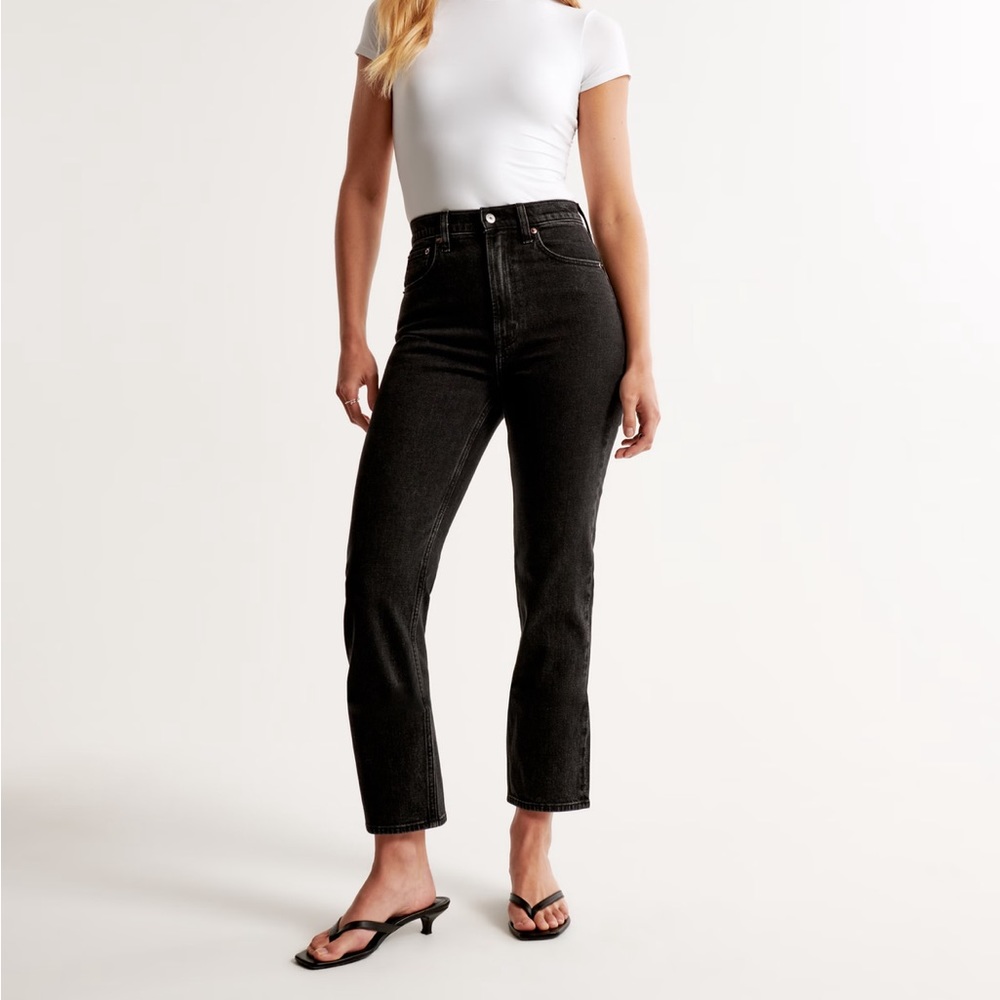 ABERCROMBIE AND FITCH Ultra High Rise Ankle Straight Jean Black Wash 4R